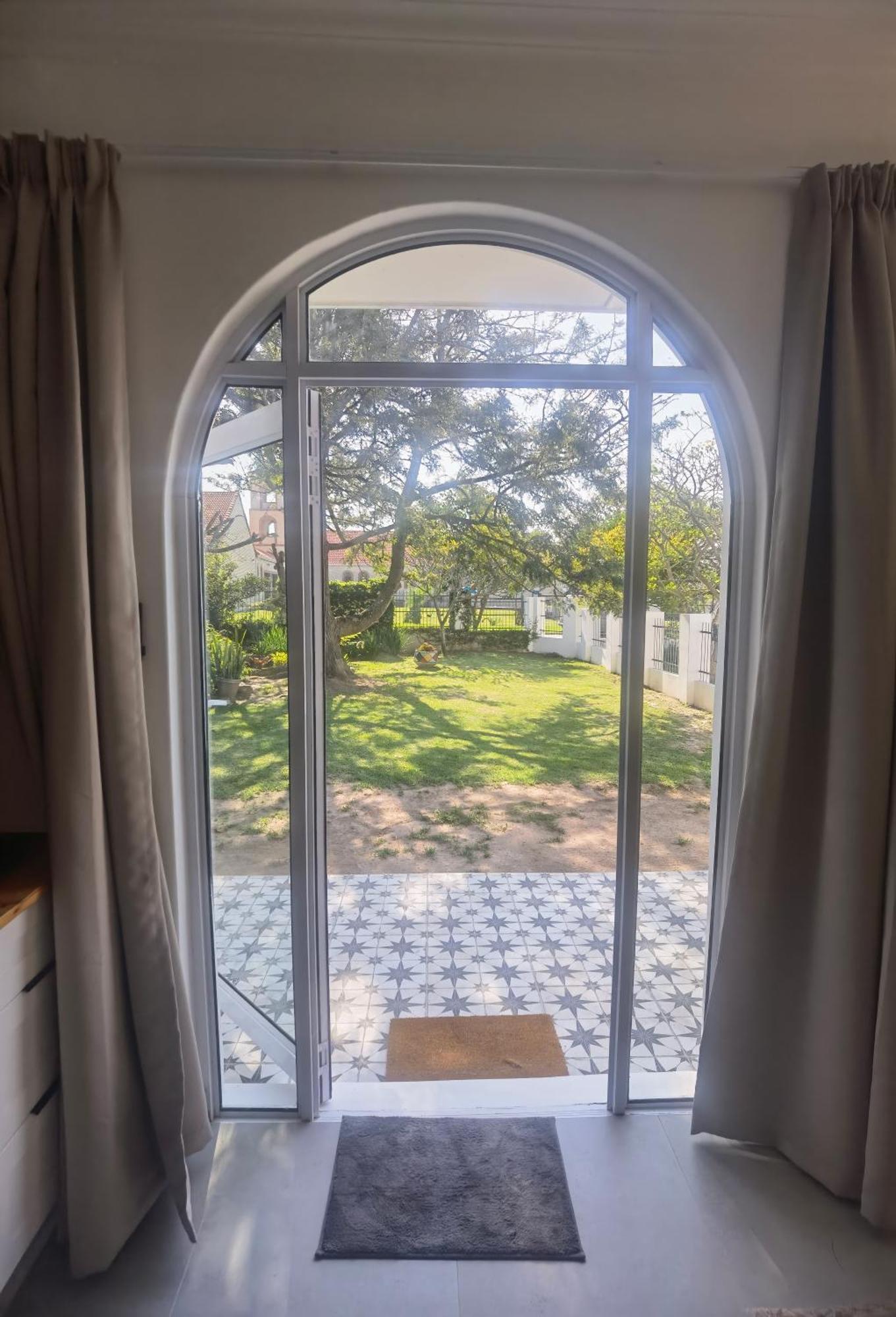 The Yellow Door Guesthouse Іст-Лондон Екстер'єр фото