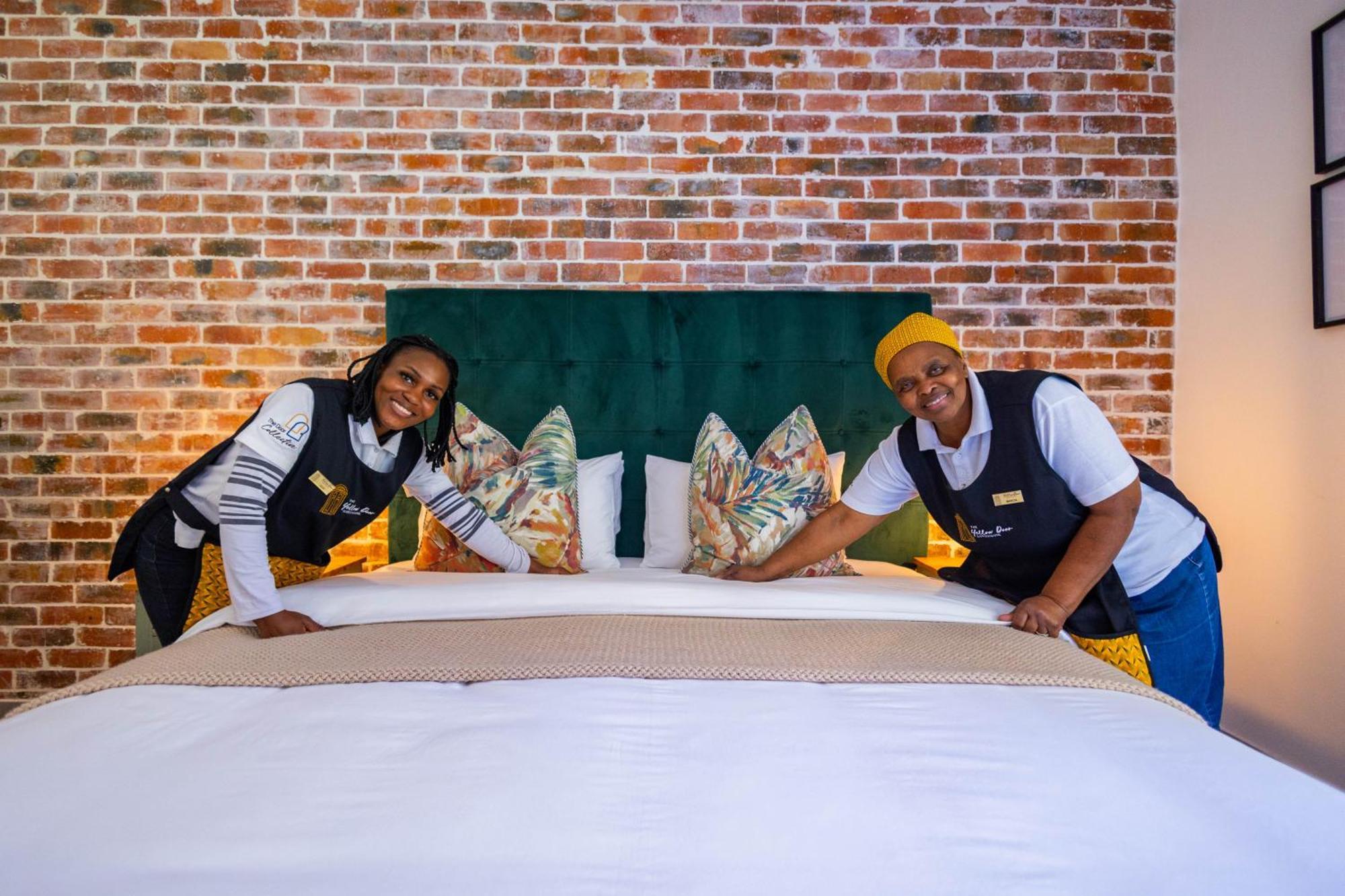 The Yellow Door Guesthouse Іст-Лондон Екстер'єр фото
